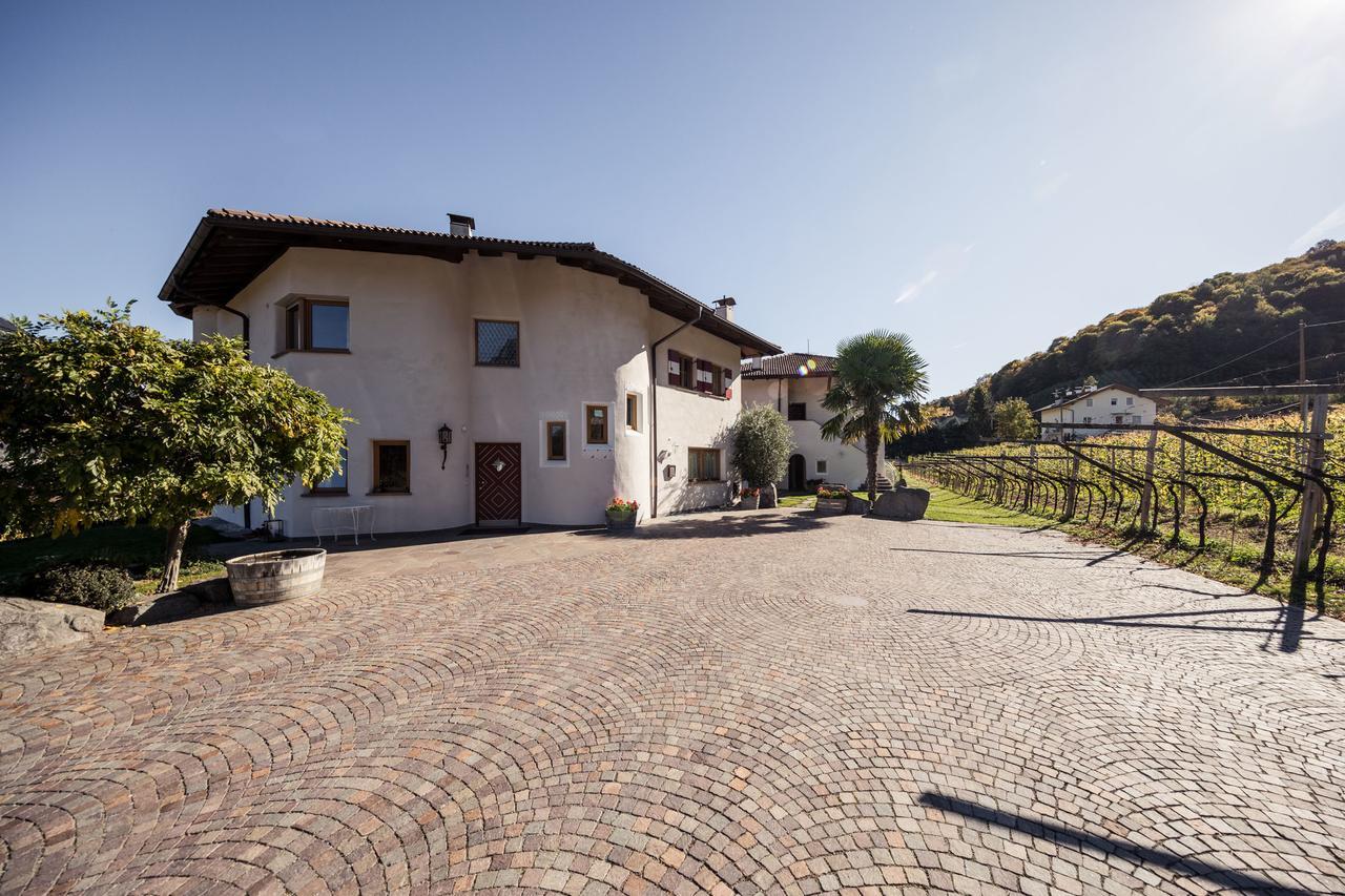 Weingut Dona Villa Апиано сула Страда дел Вино Екстериор снимка