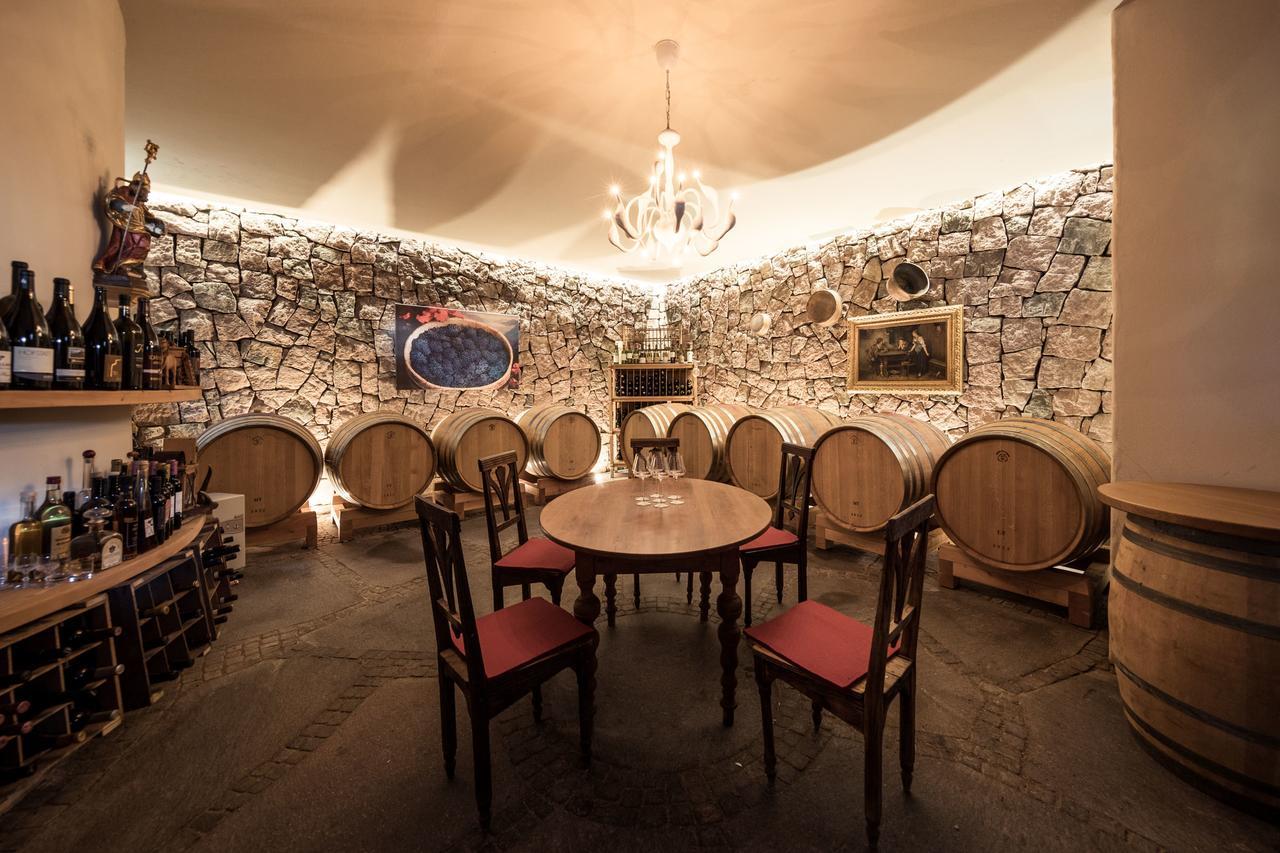 Weingut Dona Villa Апиано сула Страда дел Вино Екстериор снимка